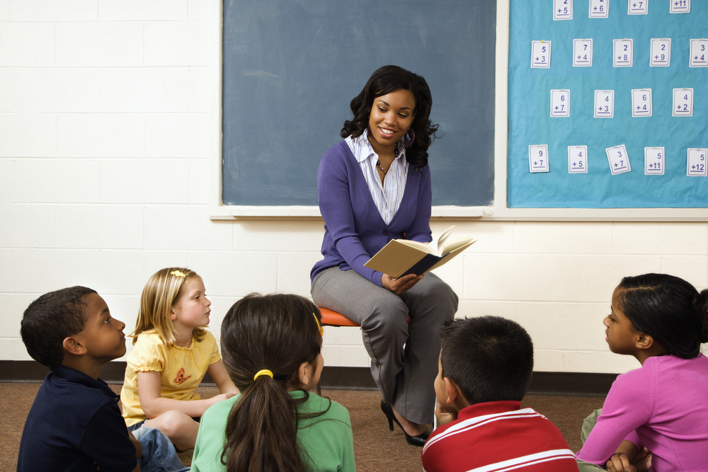 elementary_teacher_and_students_nj4kab